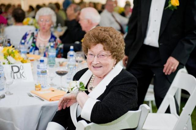 269805_842881471811_2207719_n