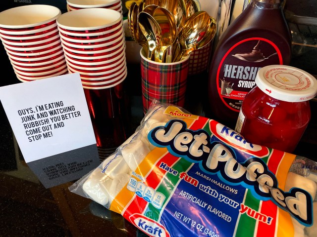 HomeAloneParty2019_08